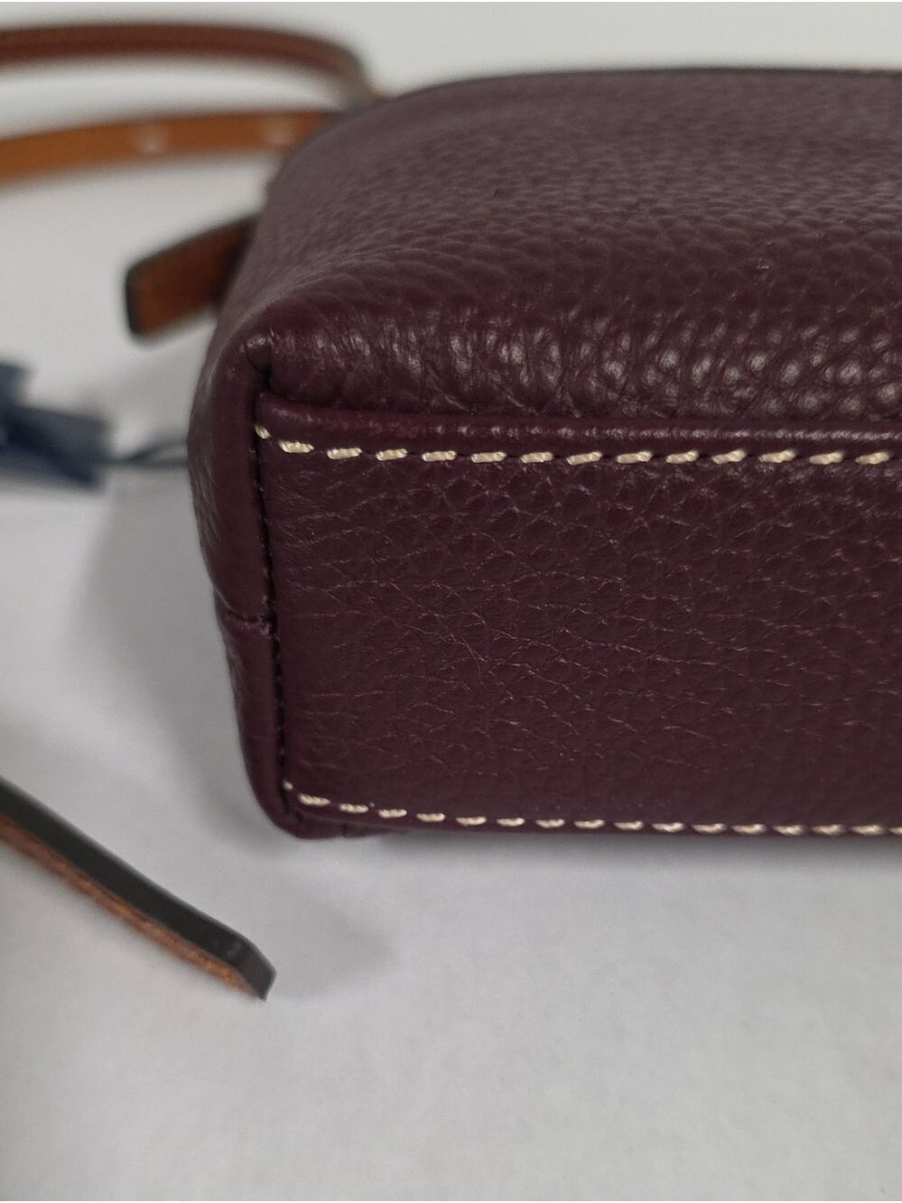 NWT Dooney & Bourke Bordeaux Pebble Grain Domed Leather Crossbody Bag - Picture 5 of 16